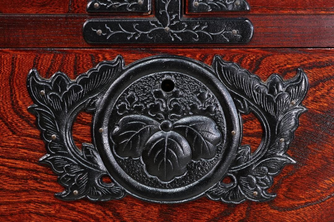 のりりん　 民芸家具　岩谷堂 箪笥　南部鉄金具　桐紋　中桐六段　重厚