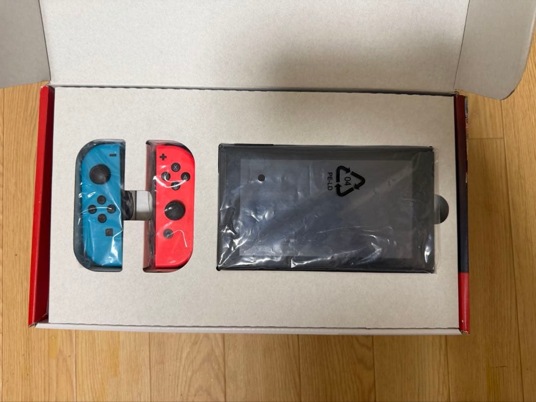 【64GマイクロSDカード付】Nintendo Switch 青/赤（ドック無)