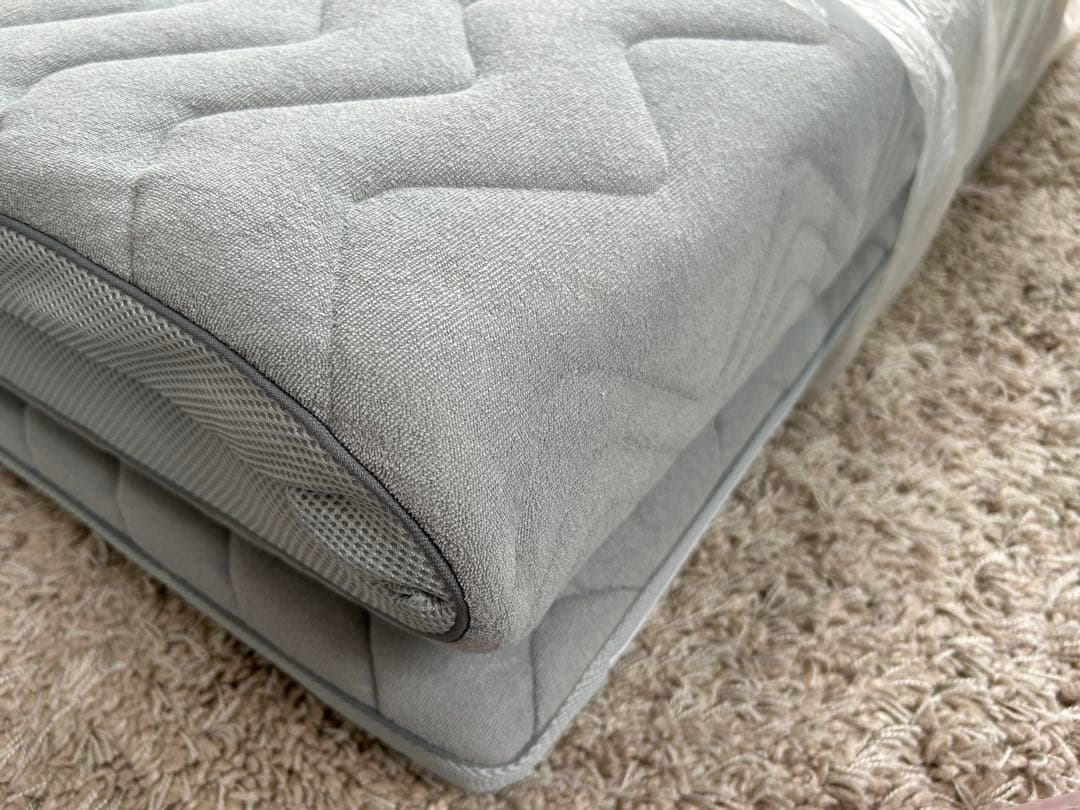 【未使用品】ブレスエアー(3次元スプリング構造体)シングル グレー