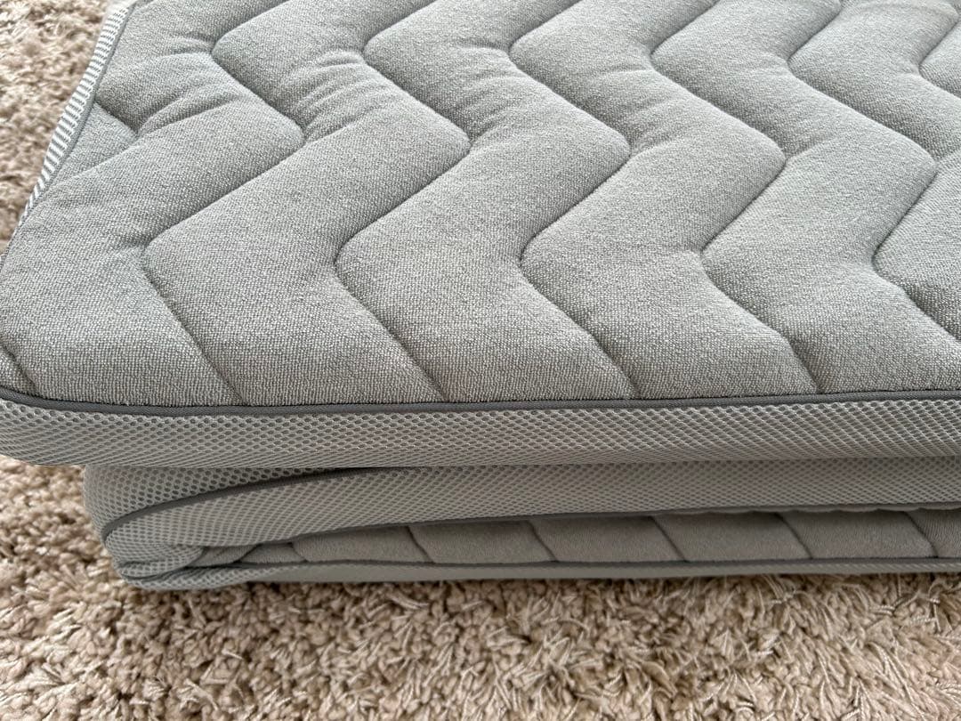 【未使用品】ブレスエアー(3次元スプリング構造体)シングル グレー