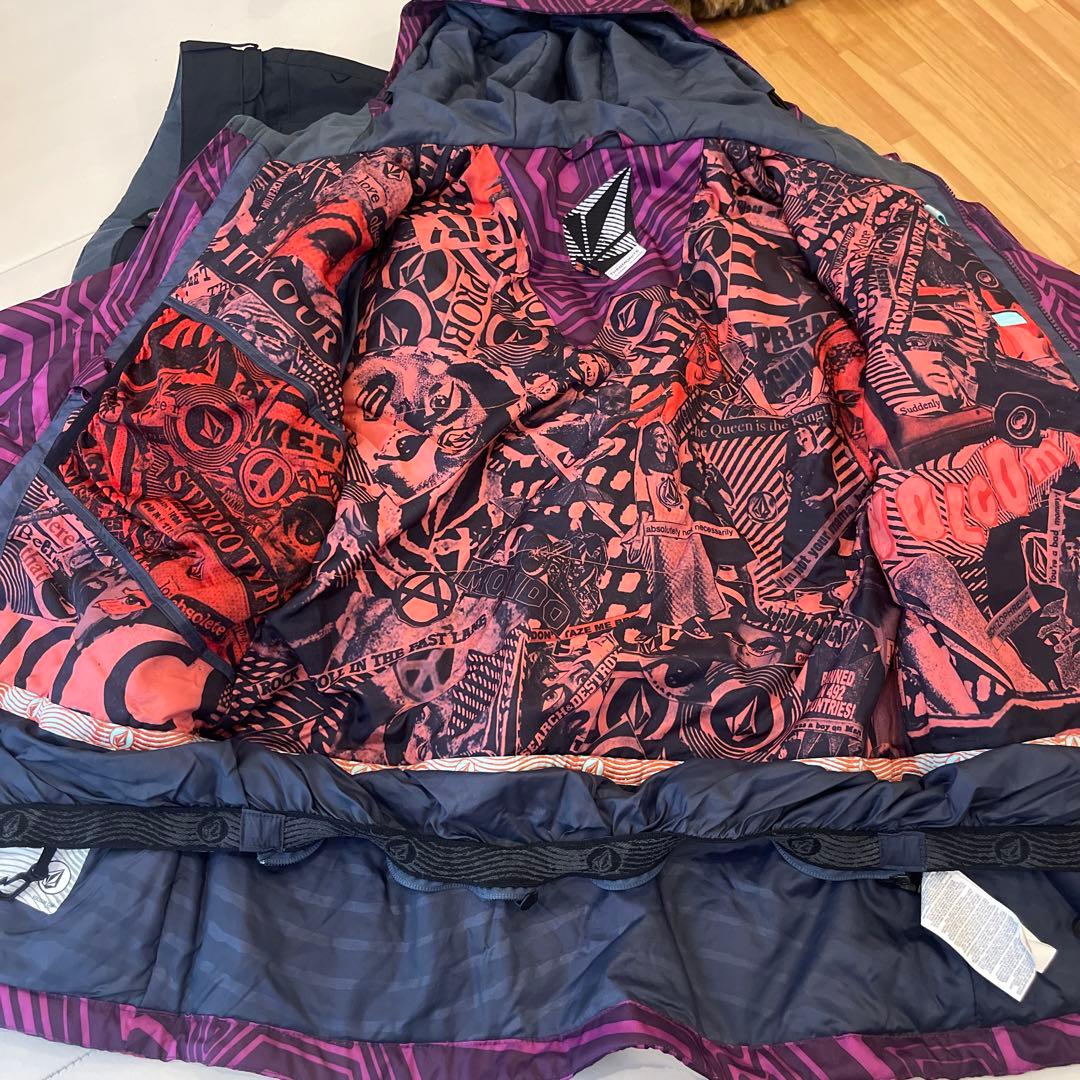 美品　VOLCOM レディース スノーボードウェアセット