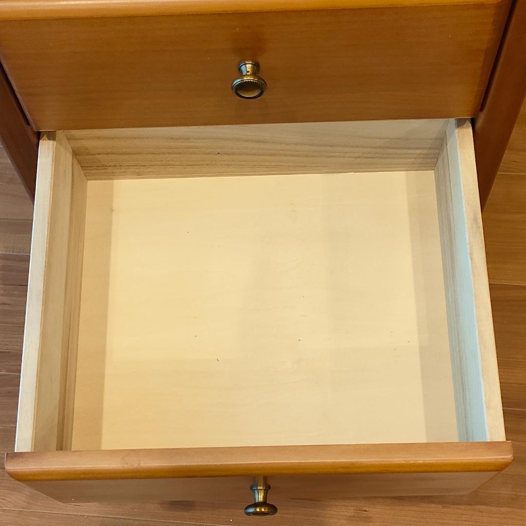 曙工芸　キャビネット　パイン材　キャスター　コンセント付き