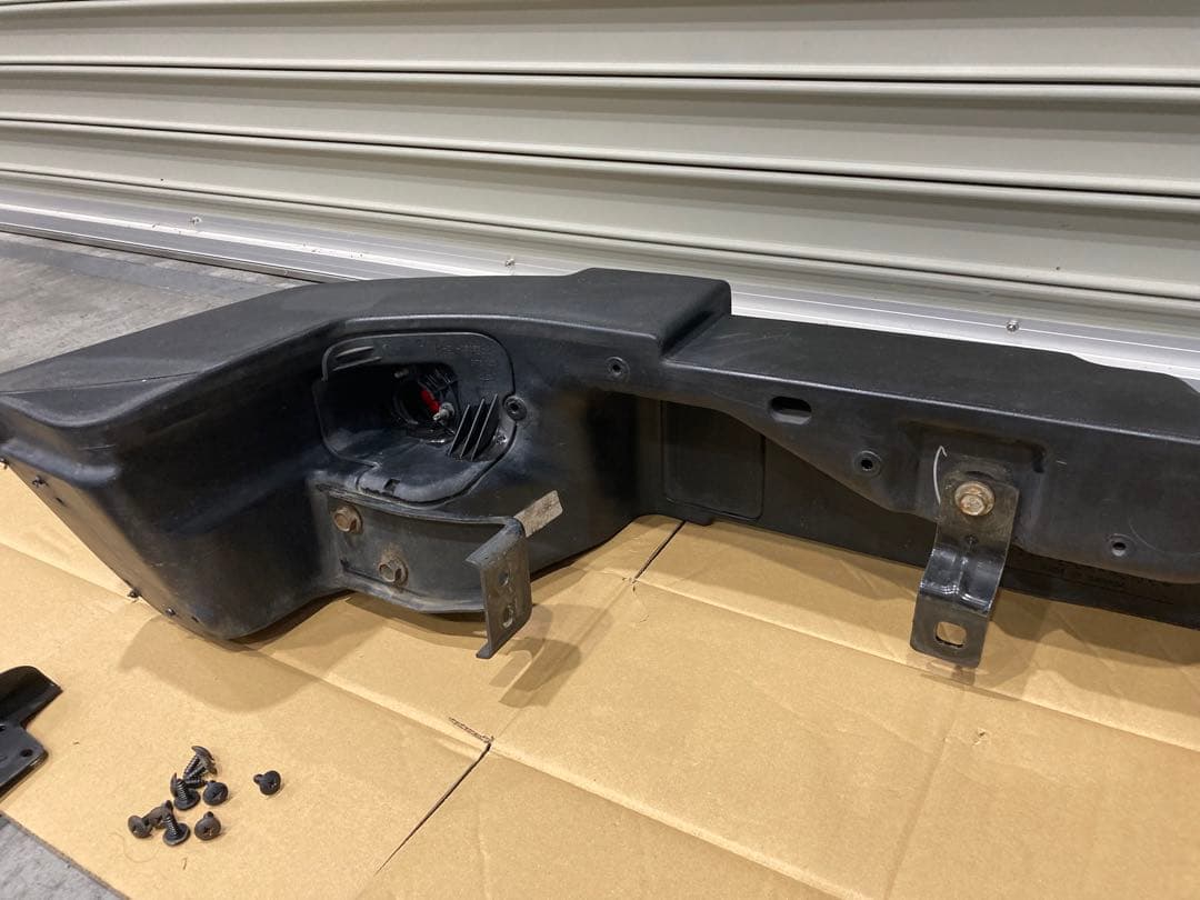 JKラングラー2015 純正リアバンパー、スペアタイヤブラケット一式