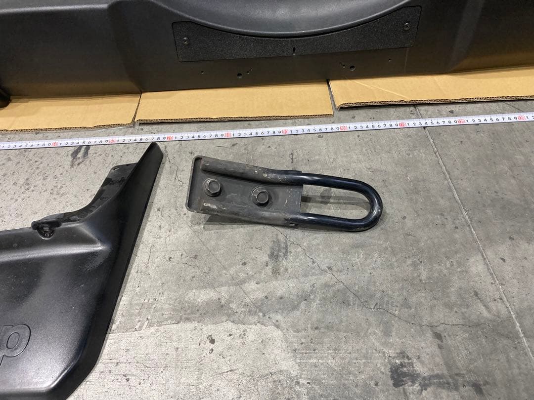 JKラングラー2015 純正リアバンパー、スペアタイヤブラケット一式