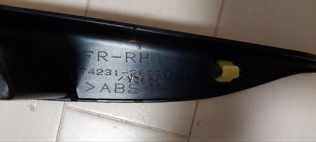 ハイエース　ダークプライムS　純正カーボン調フロントドアスイッチパネル