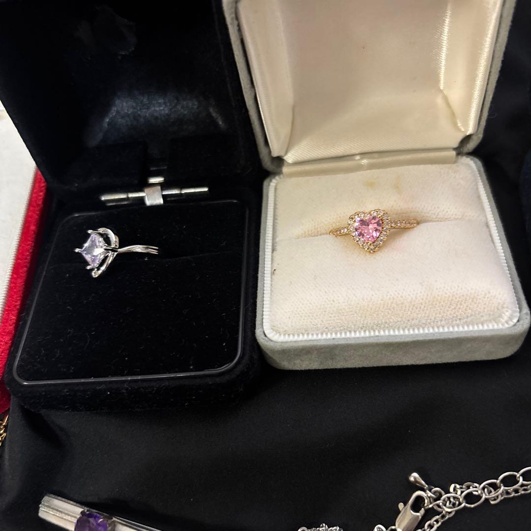 ま*2様 生前整理　遺品整理　多彩なデザインのアクセサリー　材質不明✨