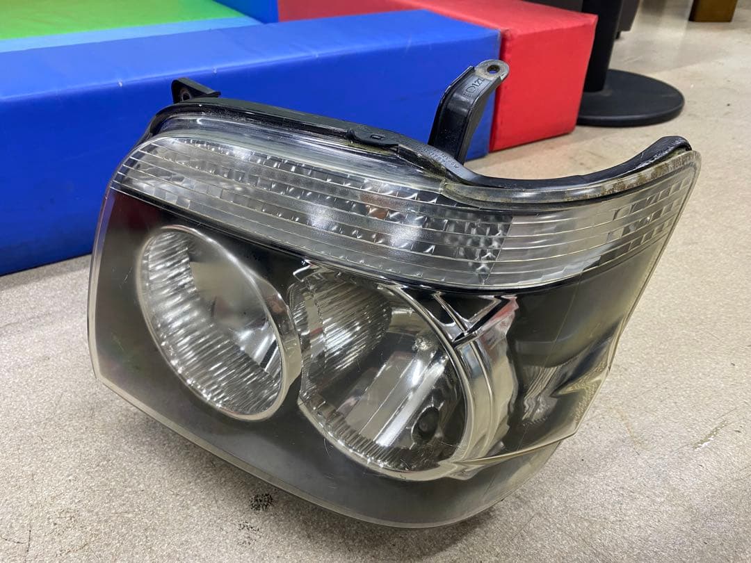 330　320　アトレーワゴン　純正HIDヘッドライト　左右セット　破損なし