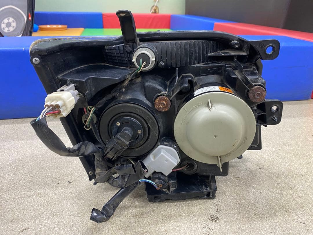 330　320　アトレーワゴン　純正HIDヘッドライト　左右セット　破損なし