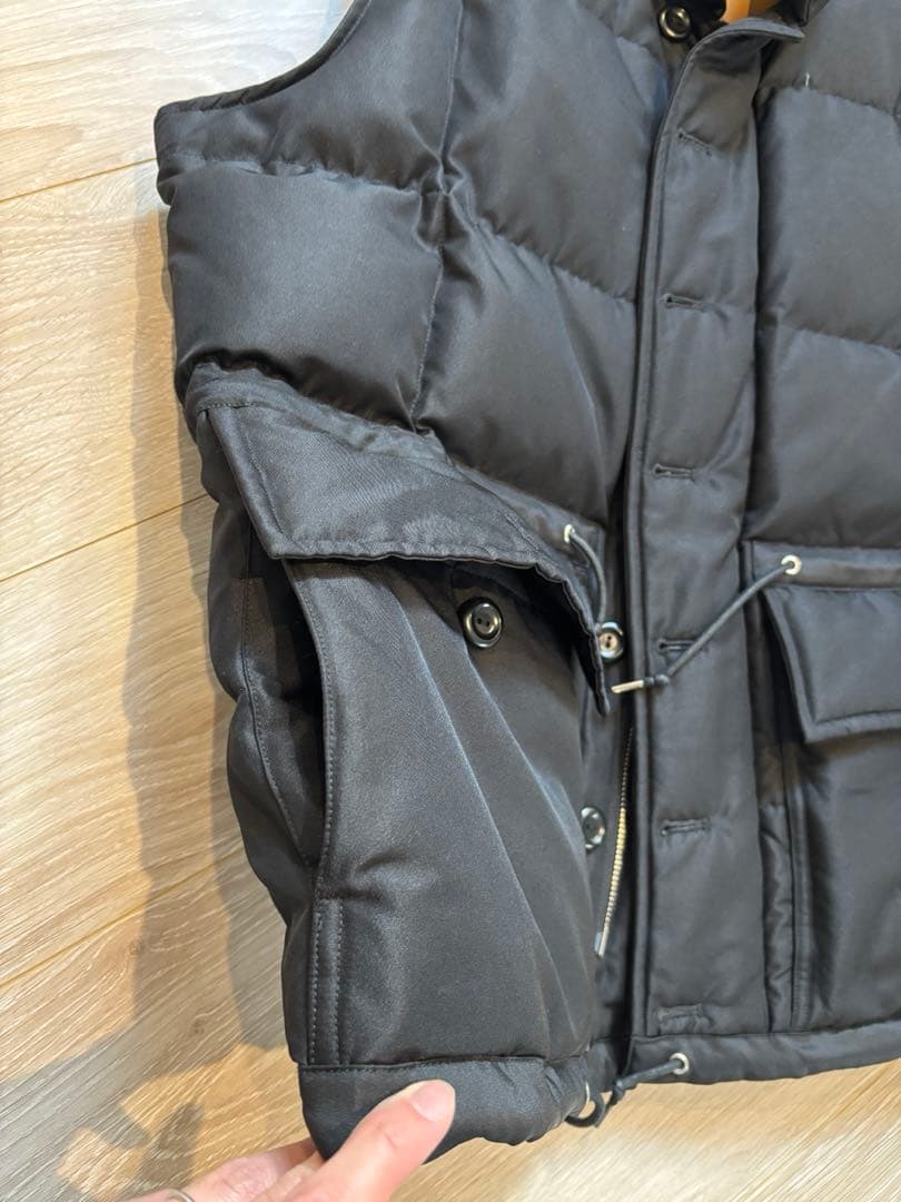 エディーバウアー　ブラックタグ　ダウンベスト Mサイズ