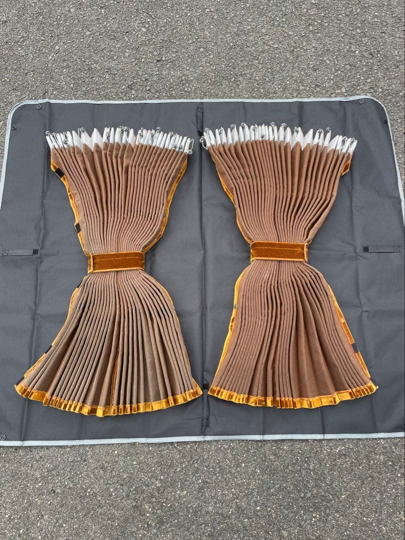 ギガ　仮眠カーテン　コスモス　ゴールド　アコーディオン(裏地無)おまけ付