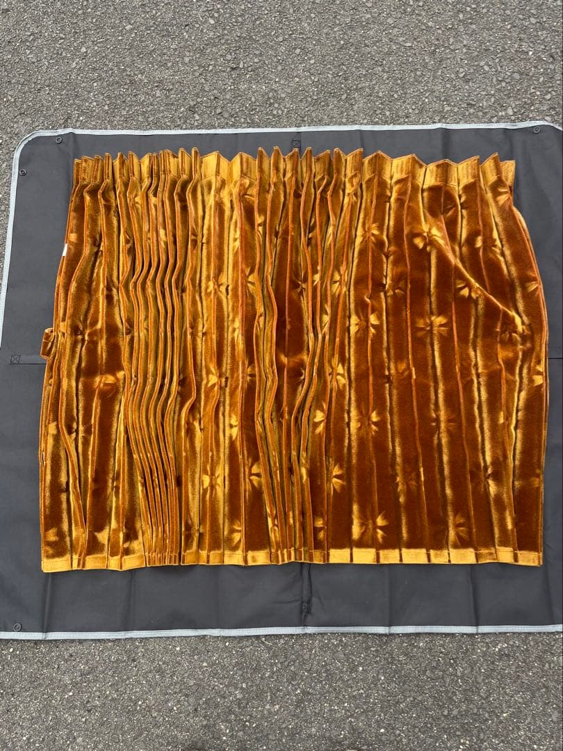 ギガ　仮眠カーテン　コスモス　ゴールド　アコーディオン(裏地無)おまけ付