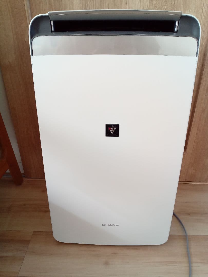 SHARP 2025年製　除湿機 CV-R180-W ホワイト