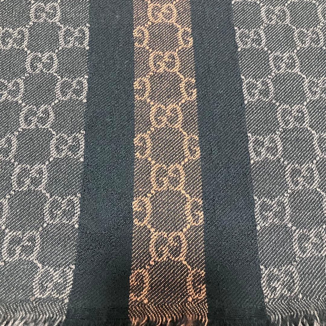 Gucci リバーシブル　マフラー