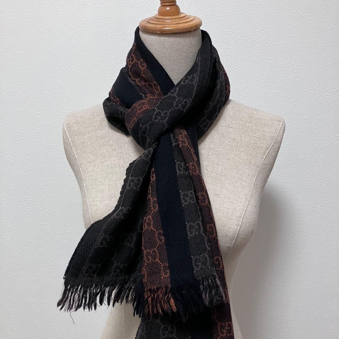 Gucci リバーシブル　マフラー