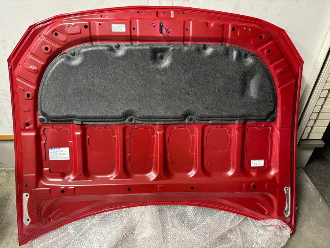 最終値下げ！トヨタ86 ZN6 純正ボンネット　カラーNO.M7Y