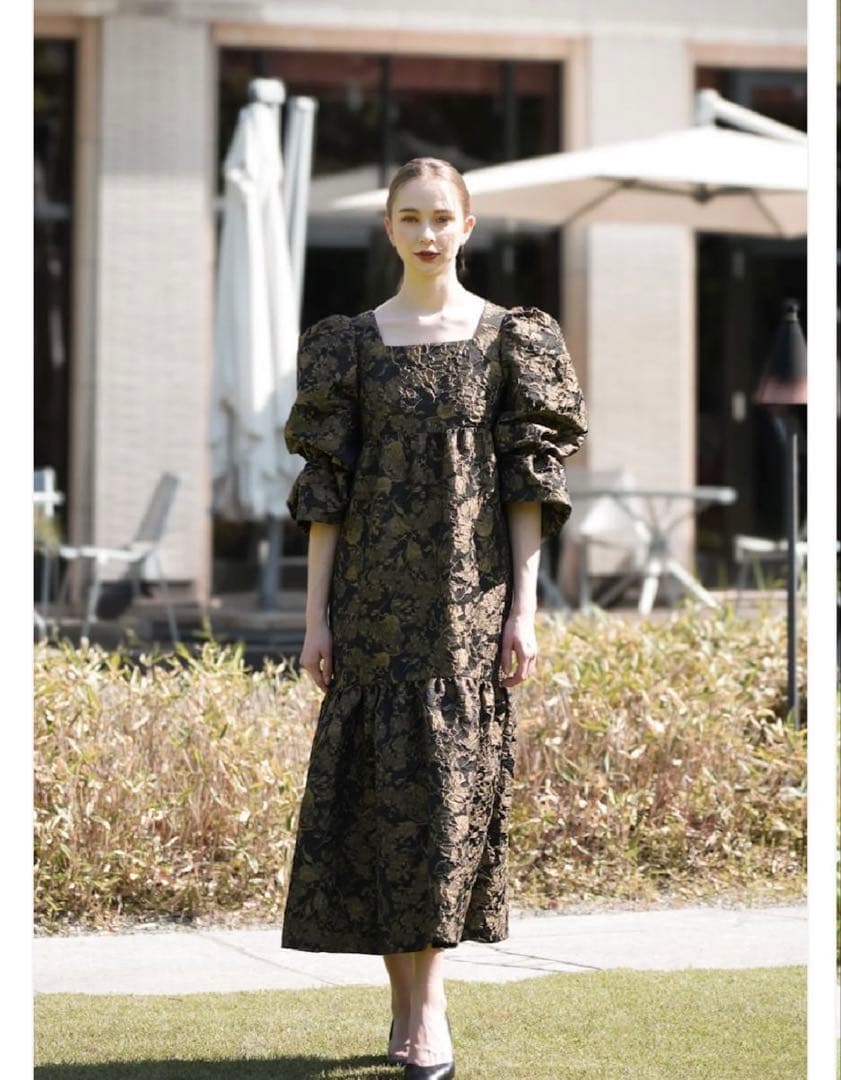 スーツ・フォーマル・ドレス Jacquard volumedress / Acka