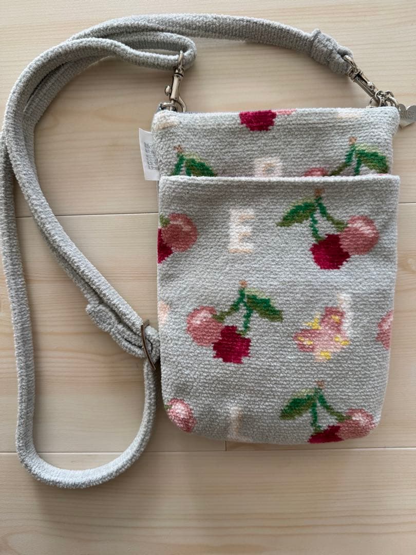 FEILER チェリー　スマホショルダーバッグ　キープスマイリング　チェリー