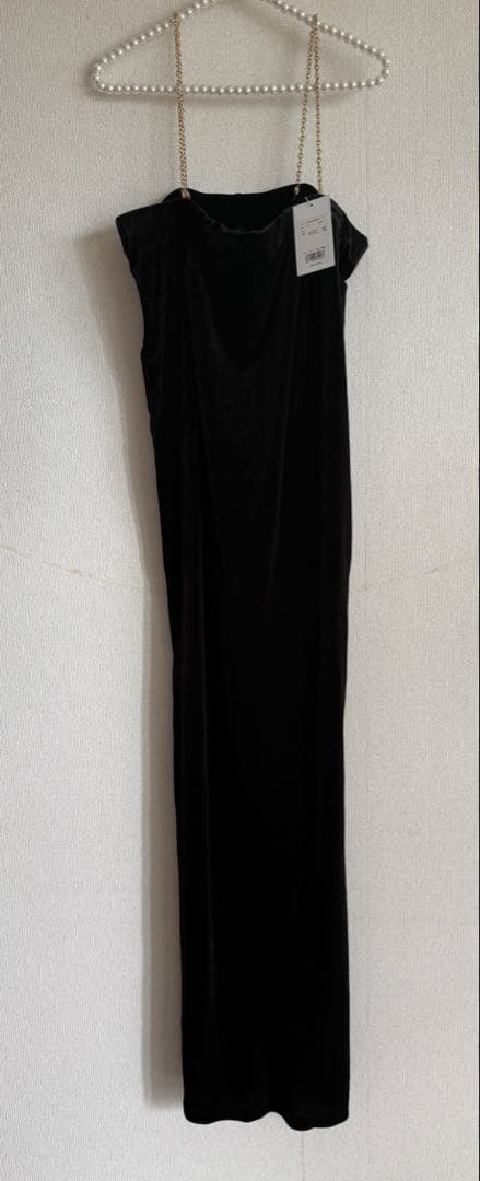 未使用 アクテ AKTE チェーンストラップ ベロアワンピース　黒