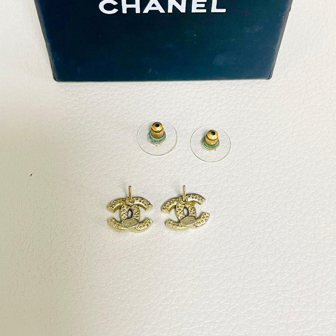【刻印あり】 CHANEL ココマーク ロゴクリスタル スタッドピアス ゴールド