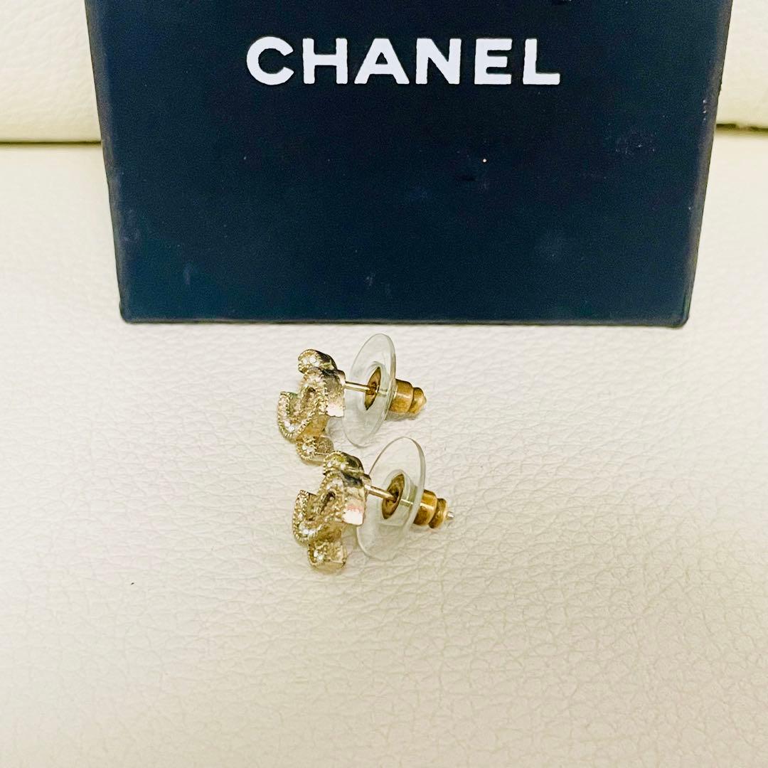 【刻印あり】 CHANEL ココマーク ロゴクリスタル スタッドピアス ゴールド