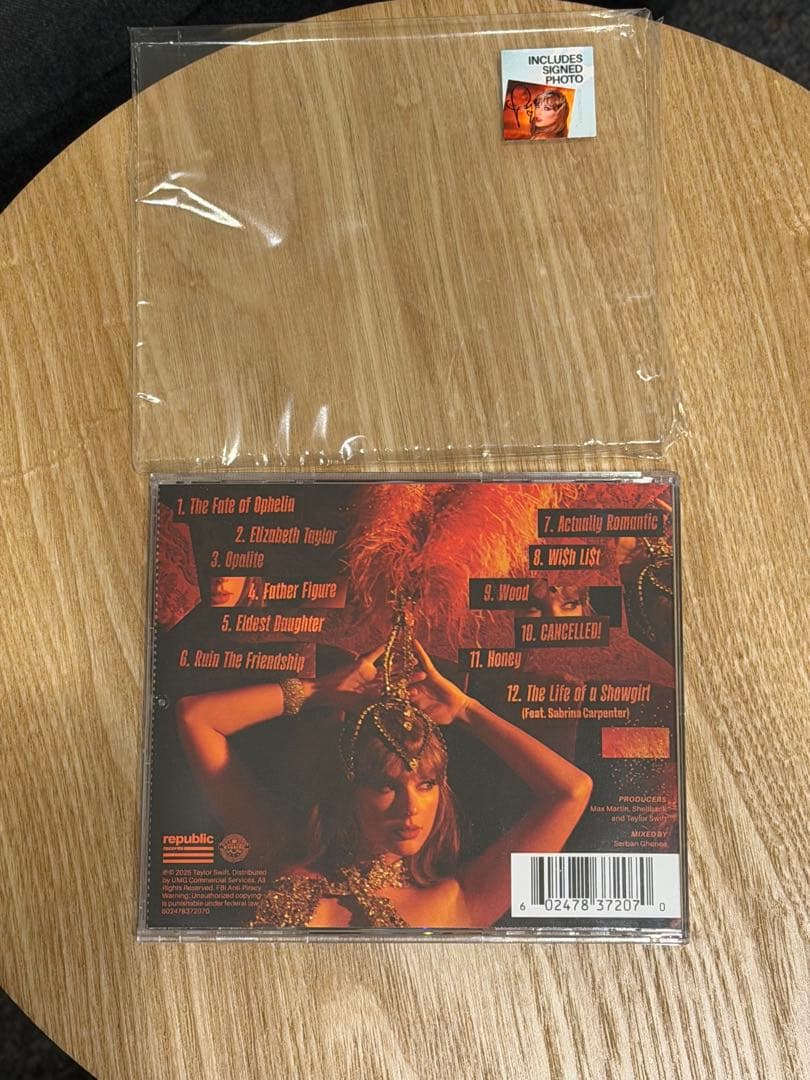 THE LIFE OF A SHOWGIRL CDサインPHOTO1①