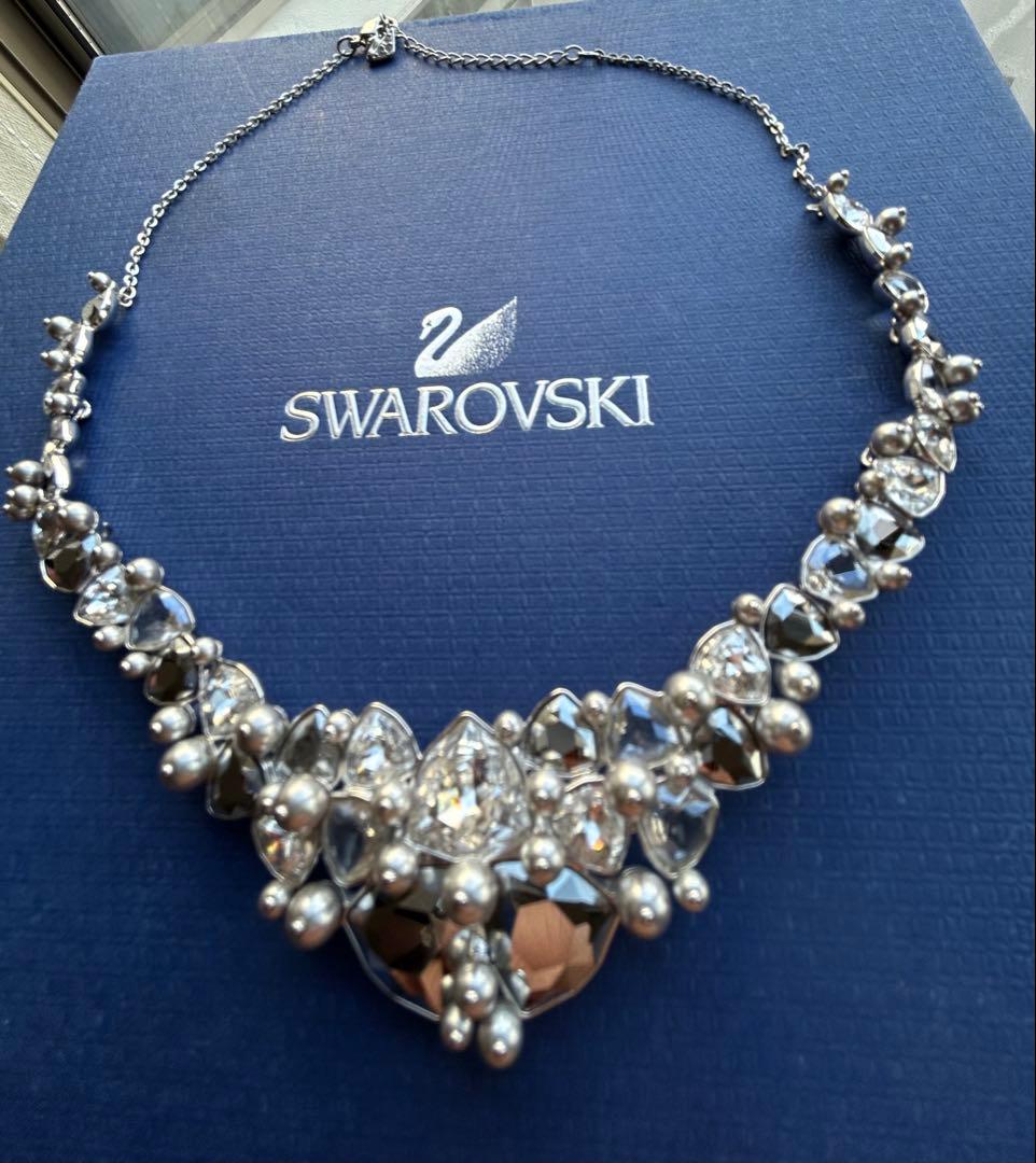 Swarovski パールシルバークリスタルネックレス