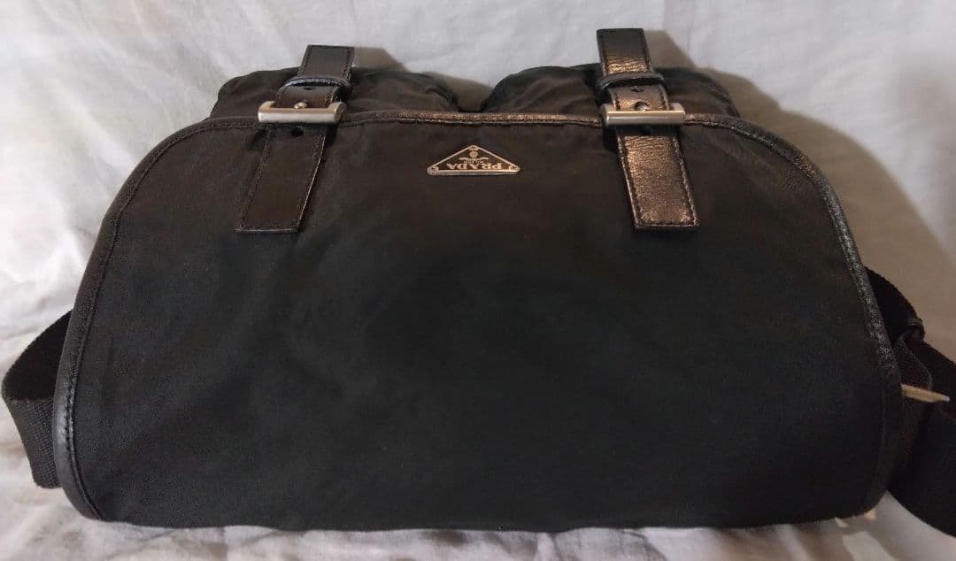 PRADA ショルダーバッグ 三角ロゴプレート ナイロン レザー 黒