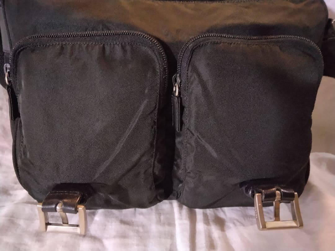 PRADA ショルダーバッグ 三角ロゴプレート ナイロン レザー 黒