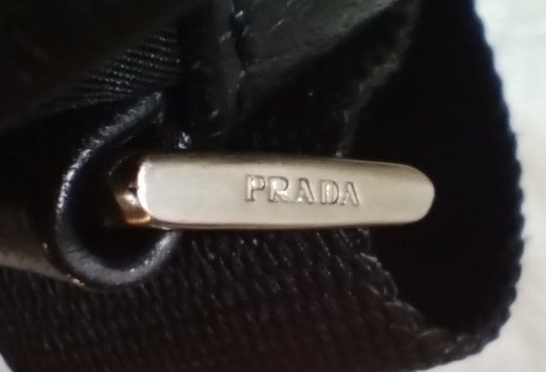 PRADA ショルダーバッグ 三角ロゴプレート ナイロン レザー 黒