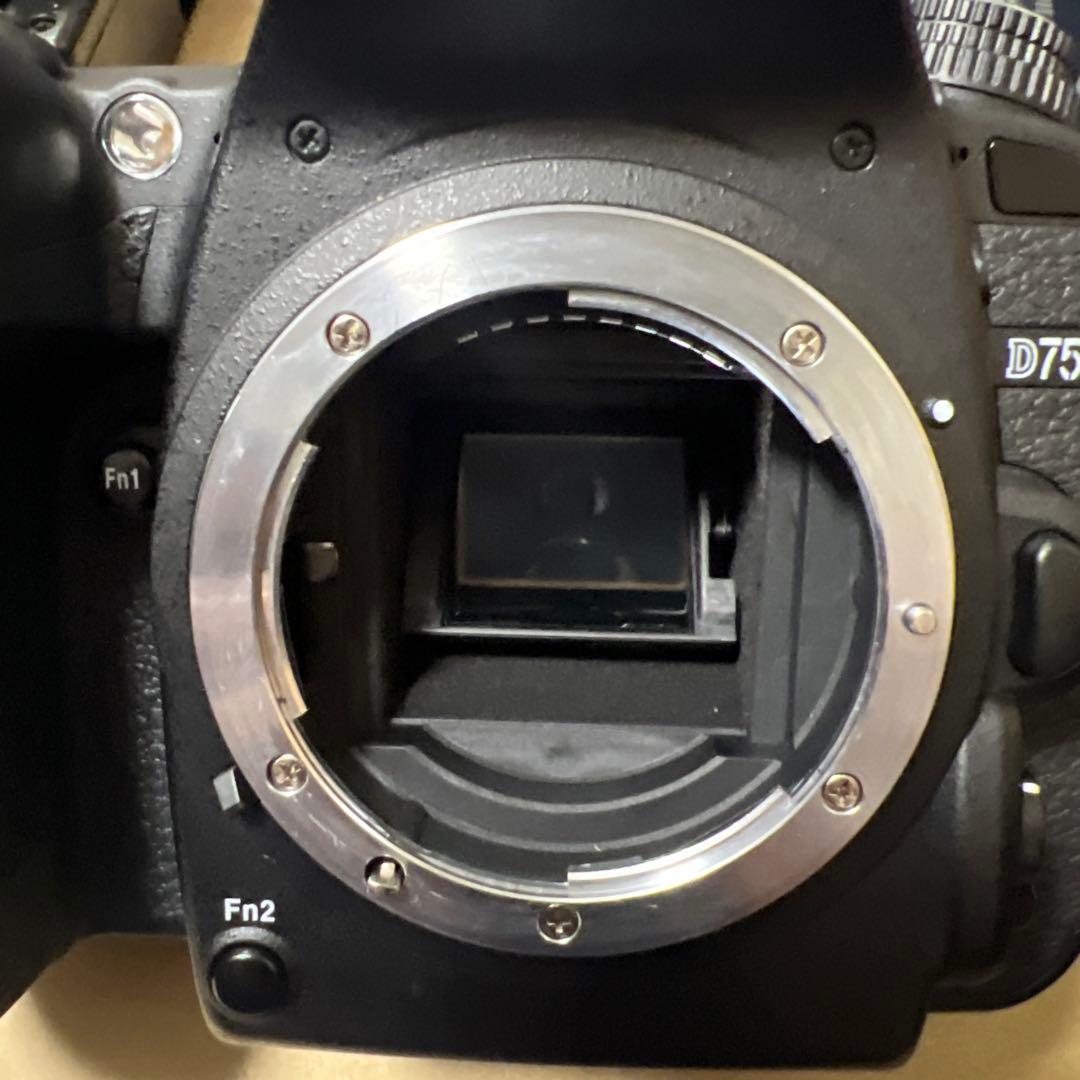 Nikon D7500 デジタルカメラ 本体とレンズ2本付き