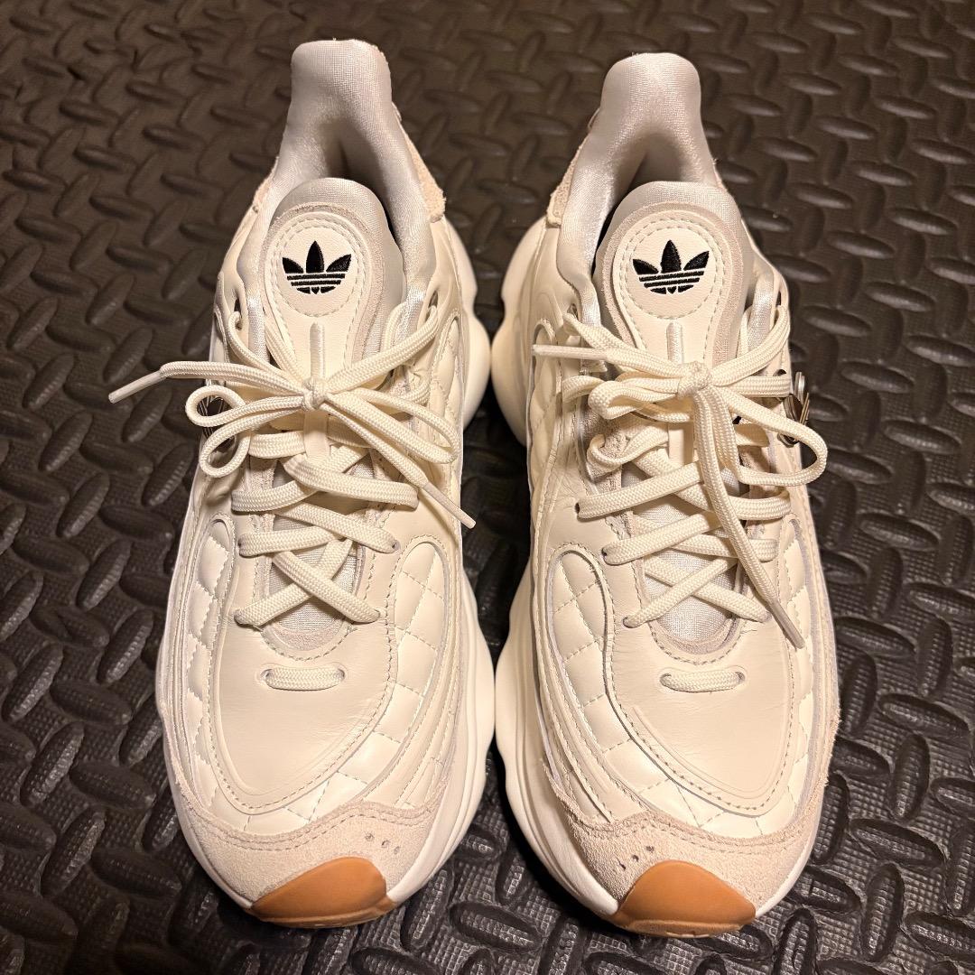 adidas オズヴィーナス OZVENUZ 厚底