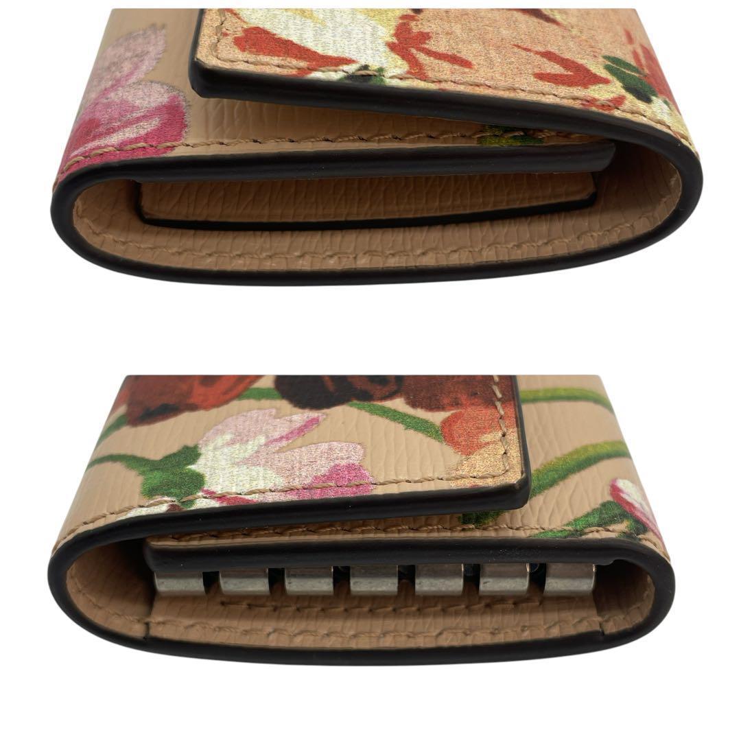 【未使用級 】グッチ ６連キーケース フローラル 花モチーフ　 ベージュ