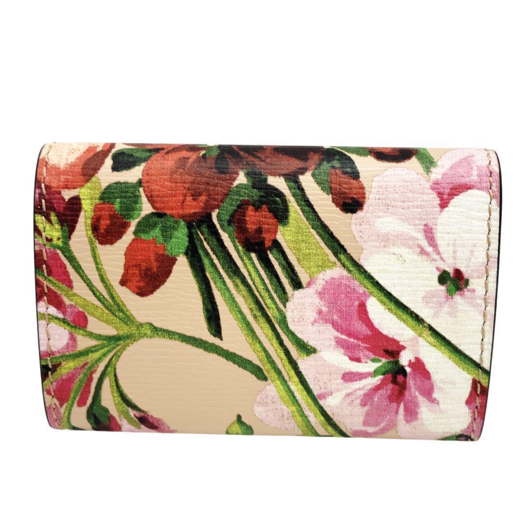 【未使用級 】グッチ ６連キーケース フローラル 花モチーフ　 ベージュ