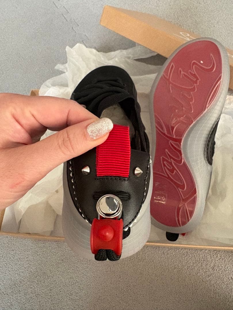 本日1/23のみお値下げ！クリスチャンルブタン スニーカー　36.5