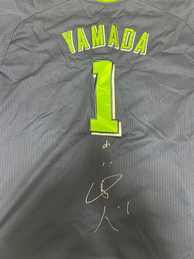 東京ヤクルトスワローズ　山田哲人　直筆サイン入り　ユニフォーム　タグ付き　XL