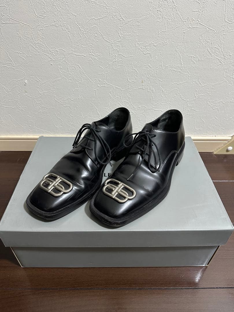 BALENCIAGA　ダービーシューズ　スクエアトゥ　BBロゴ　レザー
