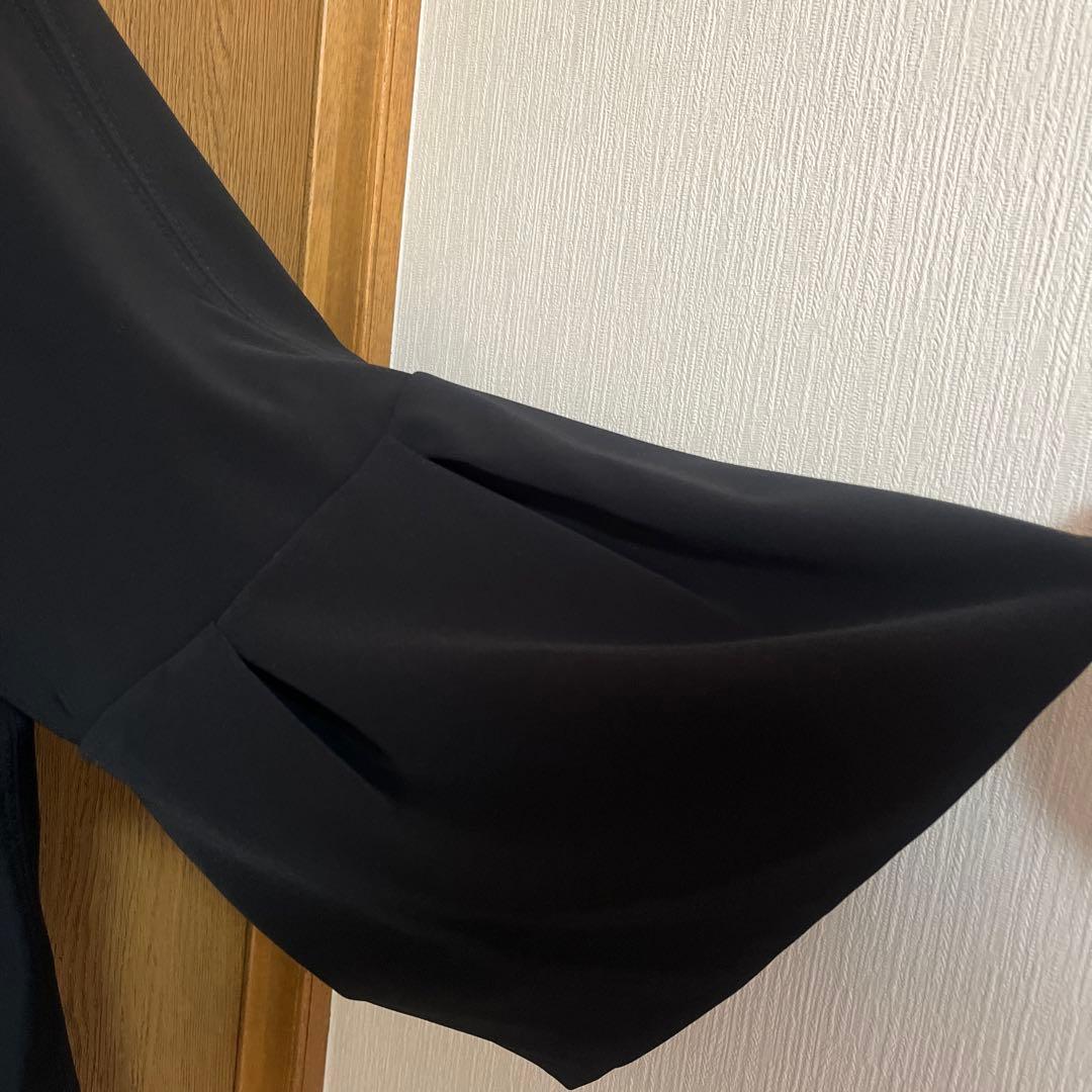 美品ローズティアラ大きいサイズ50ノーカラージャケット 黒 入学式卒業式学校行事