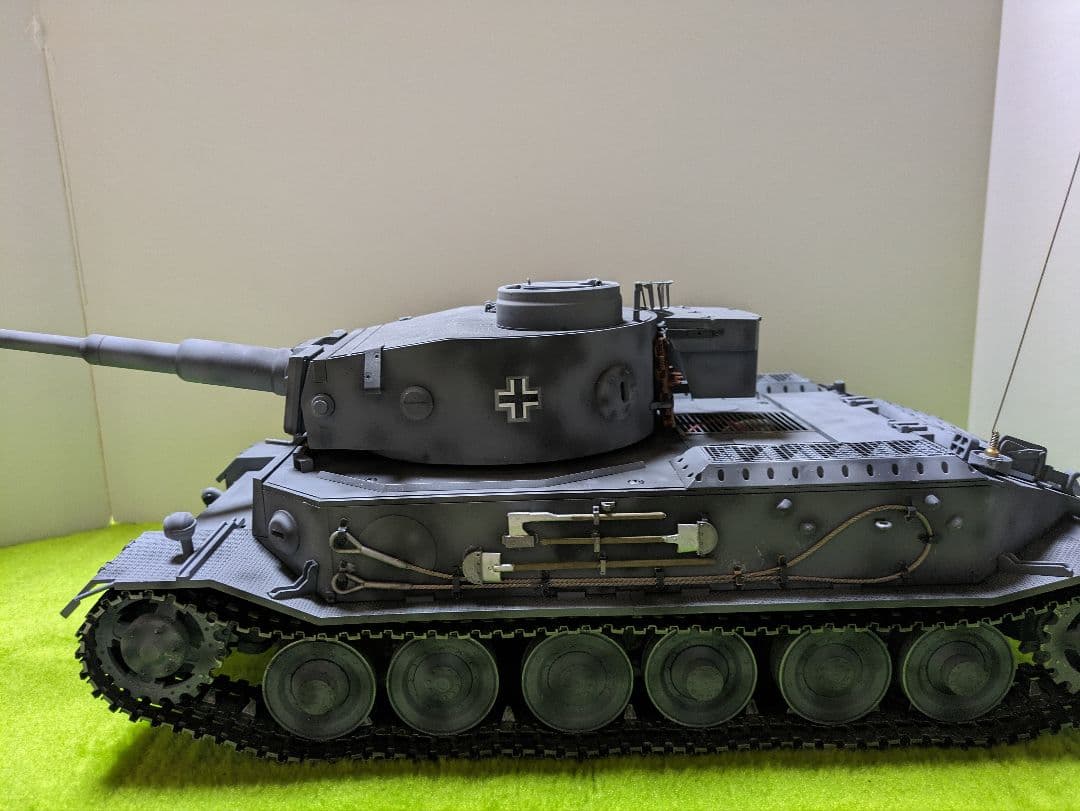 ホウベンポルシェタイガー戦車1/16 ラジコン