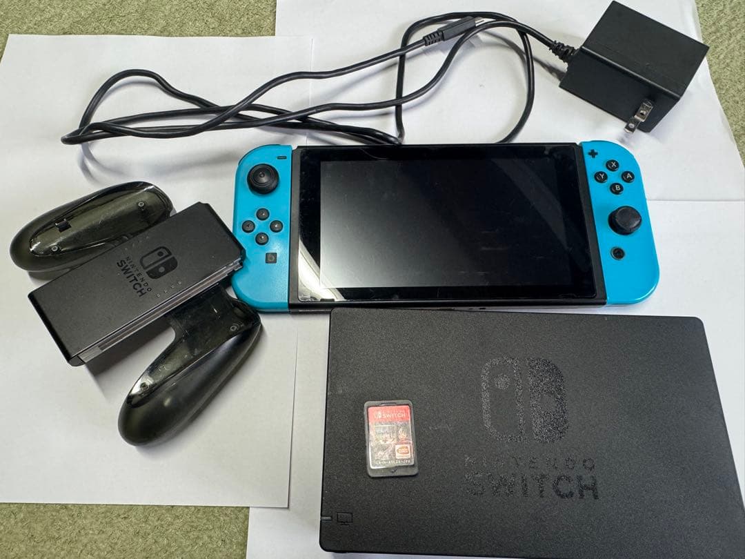 Nintendo Switch 本体 + ワンピース 海賊無双4 画像のもののみ