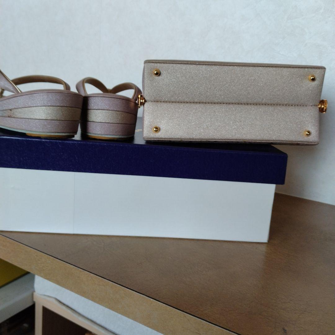 草履とバッグのセットです。東京胡蝶です。