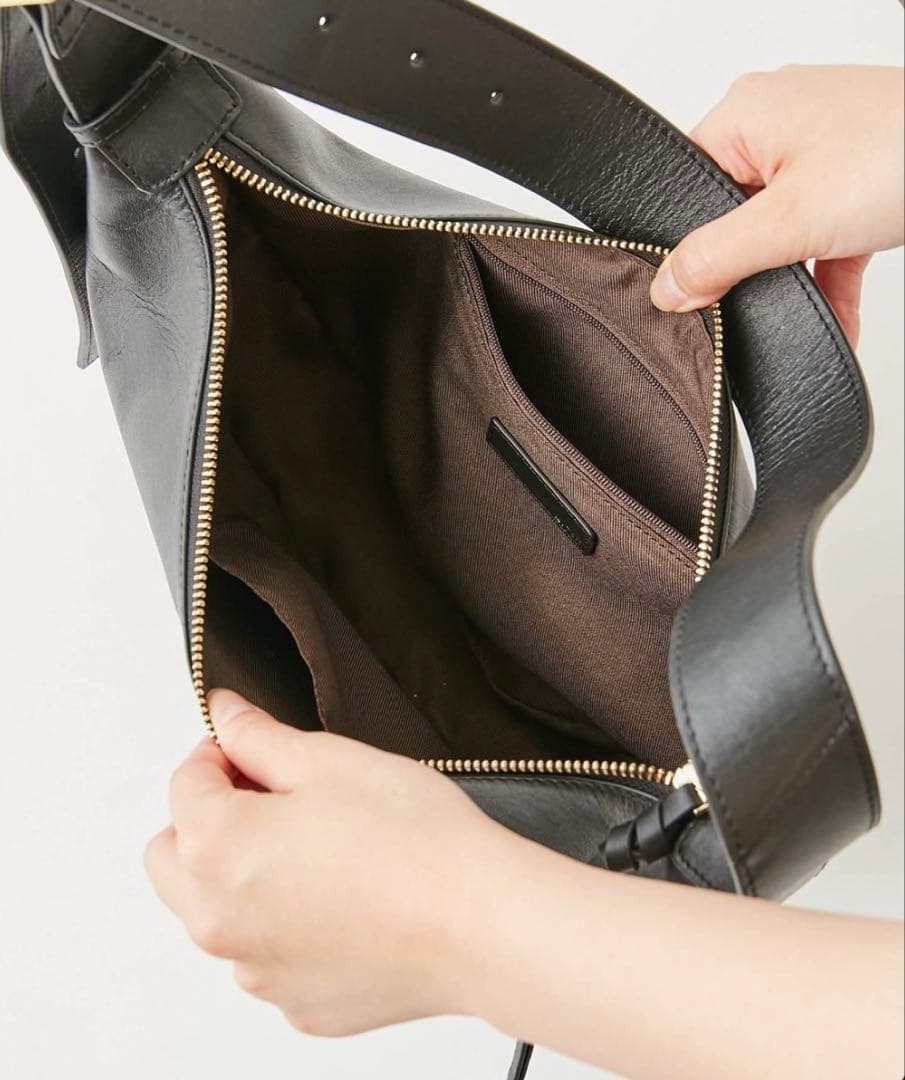 GALLARDAGALANTE 【2.718】スリーククロスボディバッグ 黒