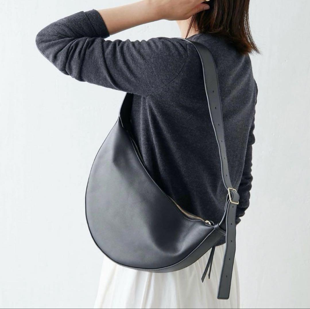 GALLARDAGALANTE 【2.718】スリーククロスボディバッグ 黒