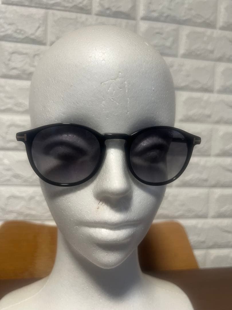 ［正規品］トムフォードサングラス TF539 01B