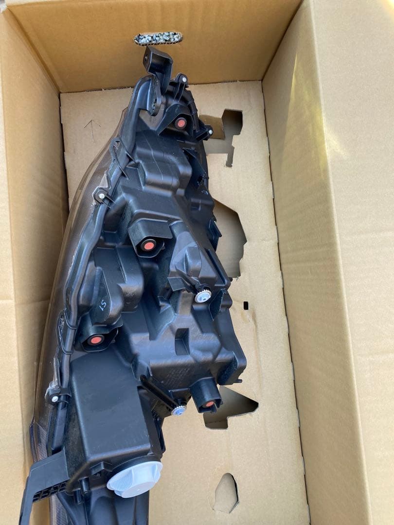 シエンタ　左ヘッドライト