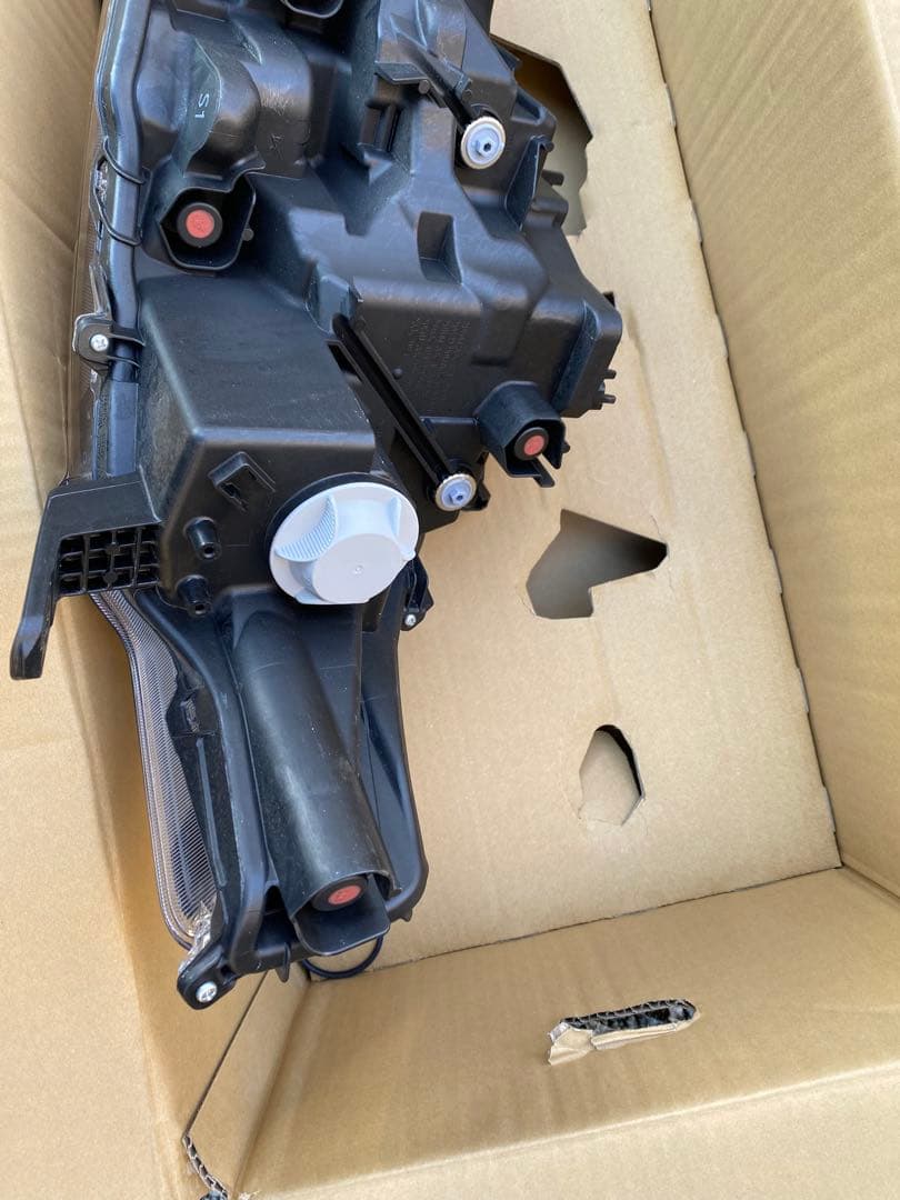 シエンタ　左ヘッドライト