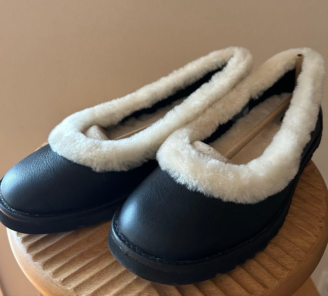 靴 UGG Zora Leather Ballet Flat