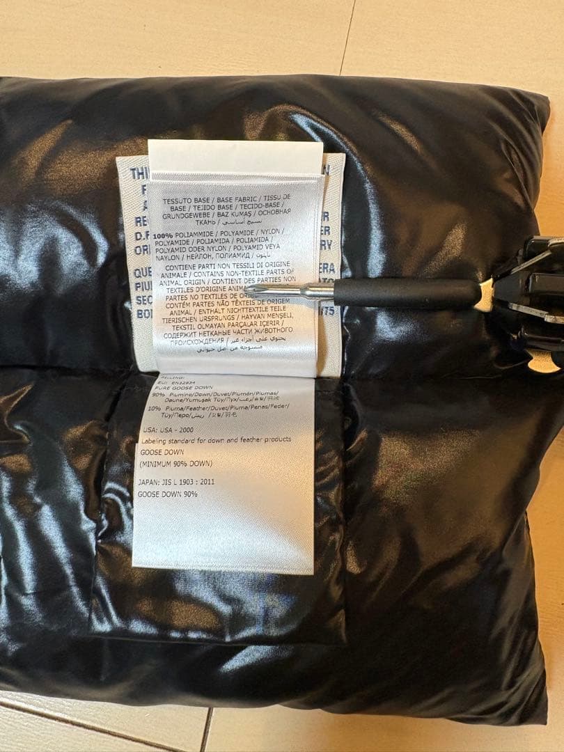 きょうしんたろう MONCLER ブラックマフラー 収納袋付き