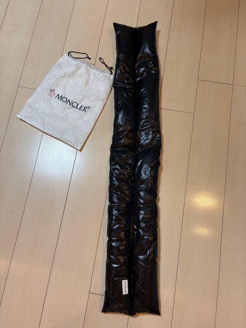 きょうしんたろう MONCLER ブラックマフラー 収納袋付き