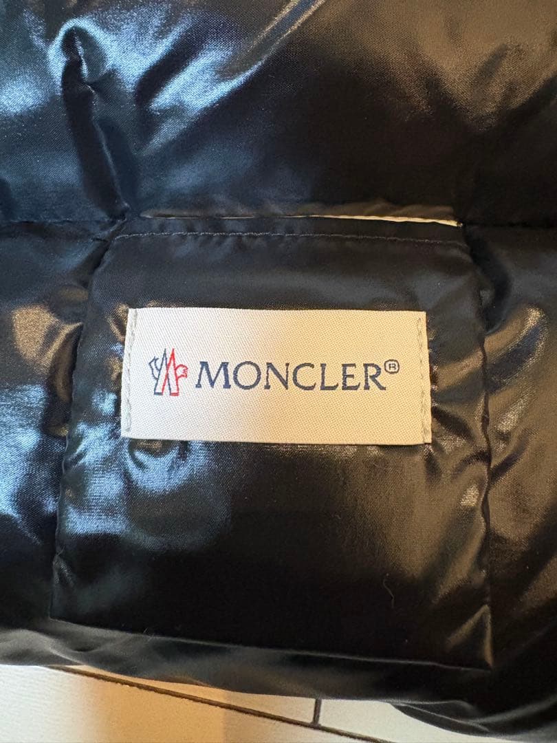きょうしんたろう MONCLER ブラックマフラー 収納袋付き