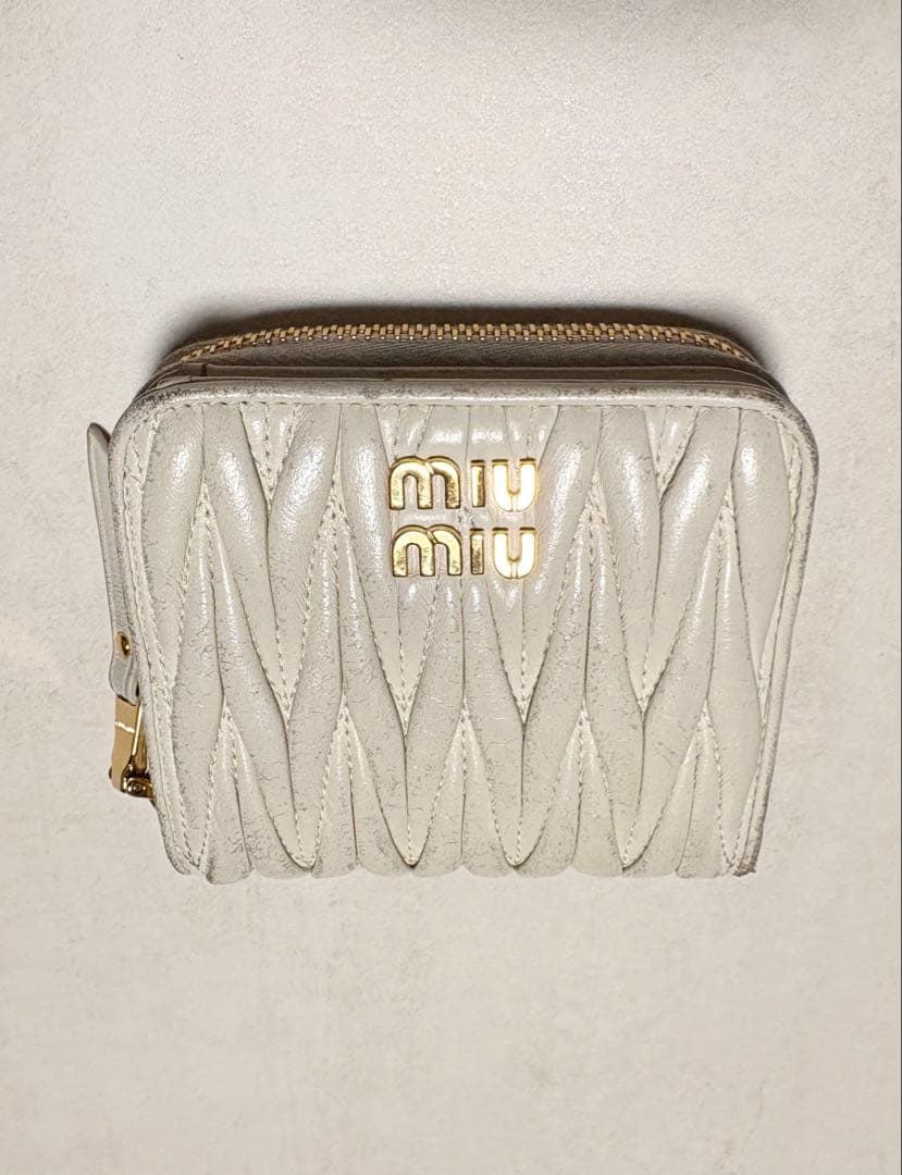 MIU MIU マテラッセ レザー 財布